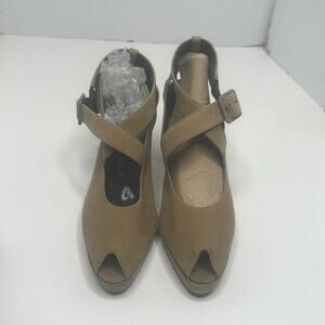 KARL LARGERFELD SAND TAN SUEDE PEEP TOE CrissCross STRAPS BACKLESS SANDAL SZ  7M